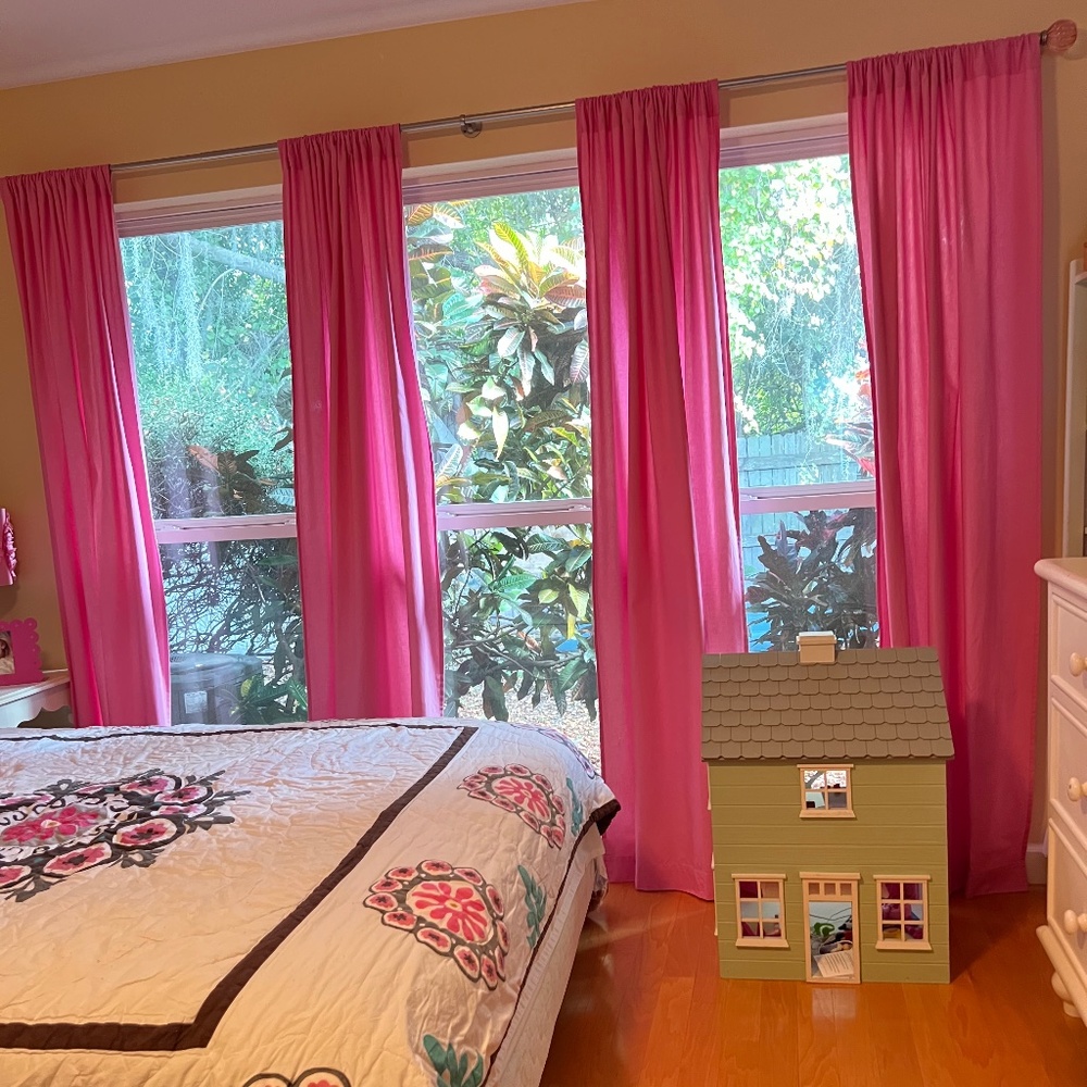 Pottery Barn Kids Set of 2 Heavy Cotton Canvas Curtains and set of 2 cap finial